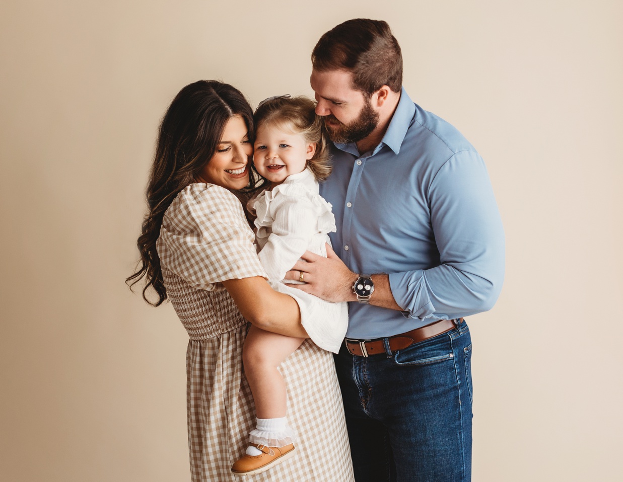 styled maternity shoots in dallas