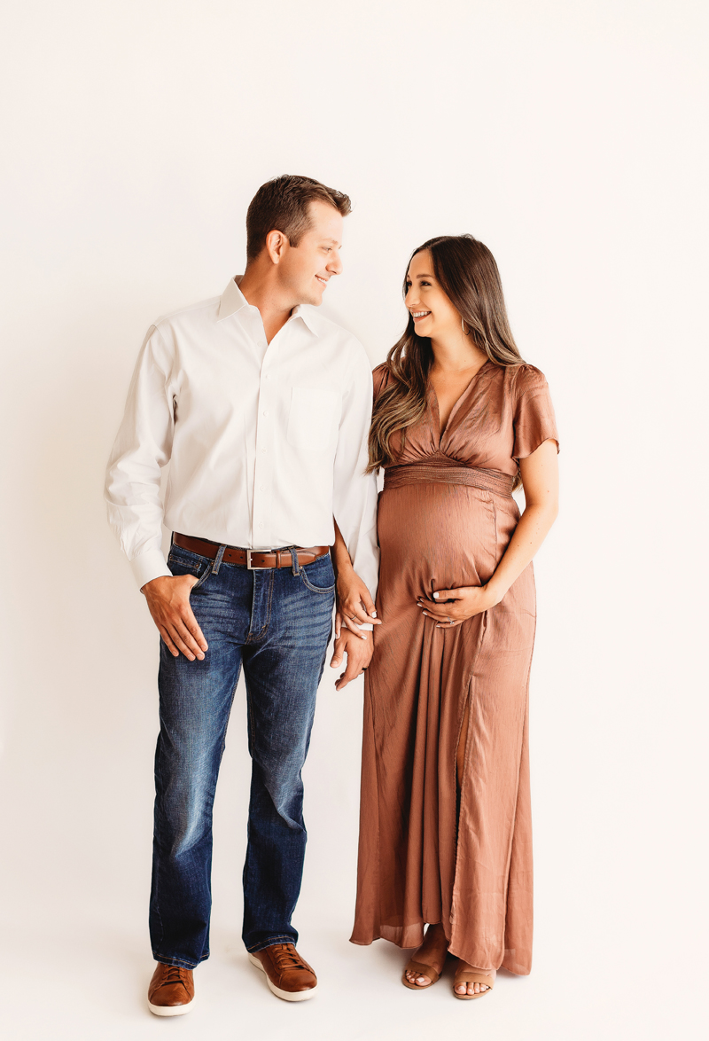maternity shoot with expectant couple